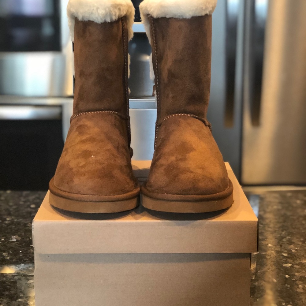 UGG Australian Boots - Picture 3 of 3